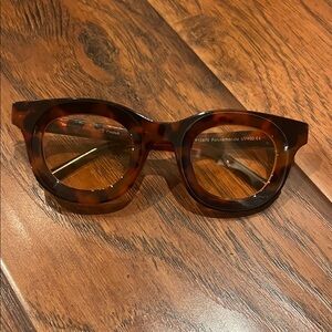 🕶️ Tortoise Shell Sunglasses